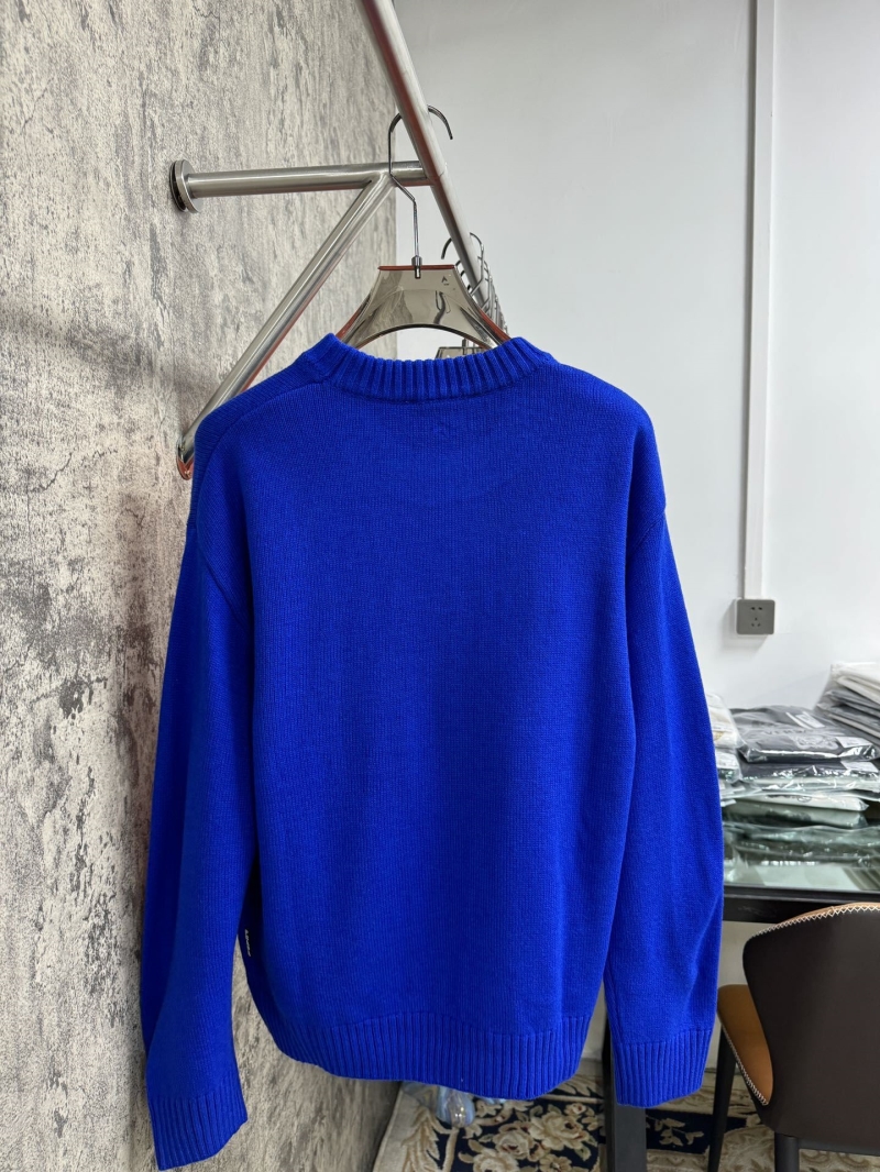 Pra*a sweater